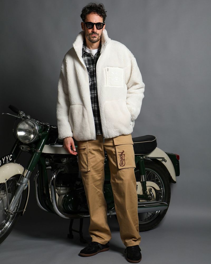 オフホワイト：186cm(XLサイズ着用)