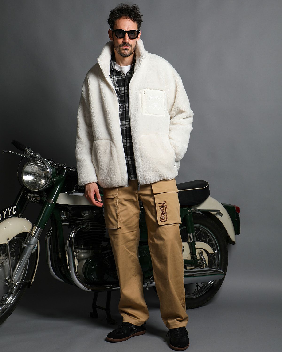 オフホワイト：186cm(XLサイズ着用)