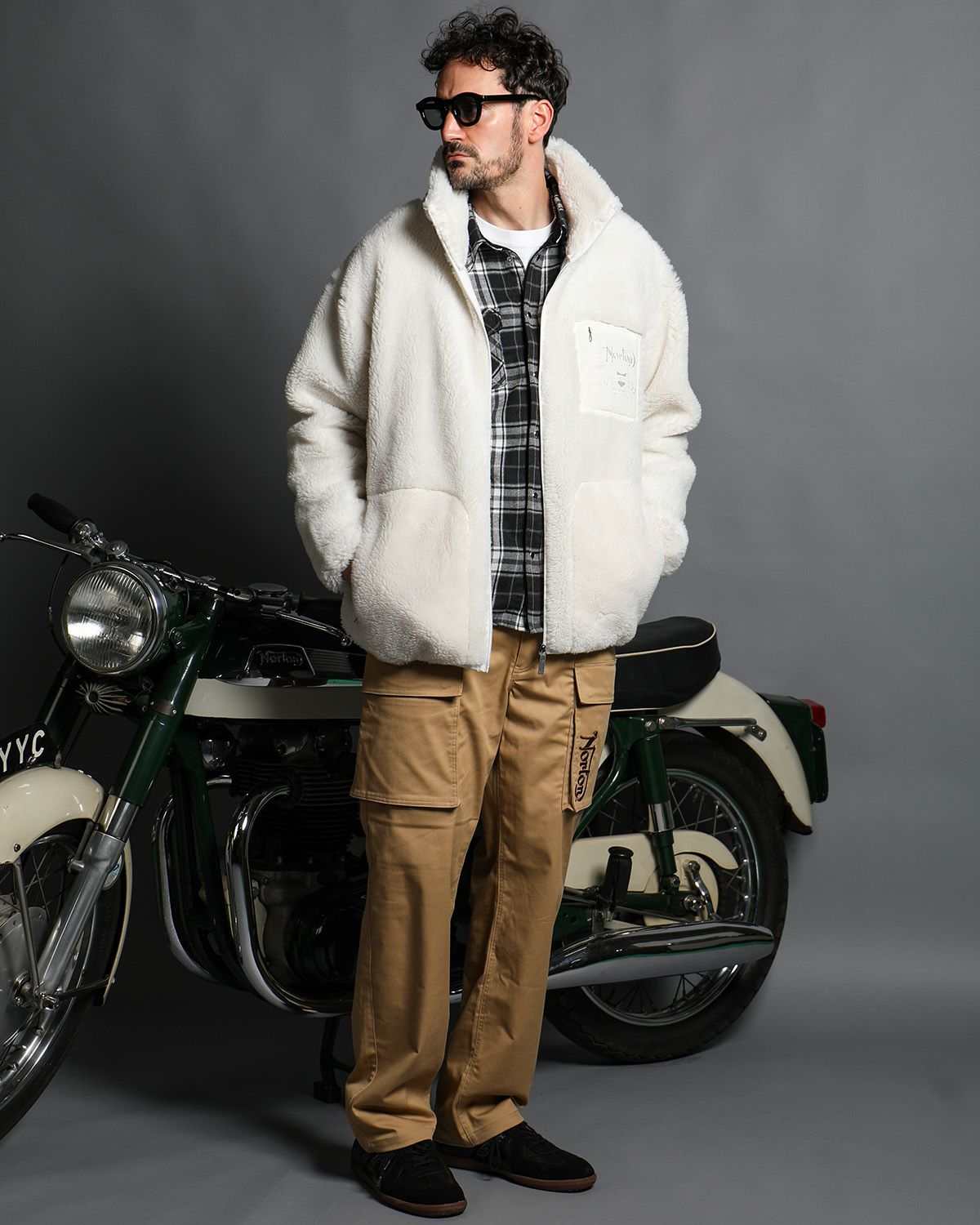 オフホワイト：186cm(XLサイズ着用)