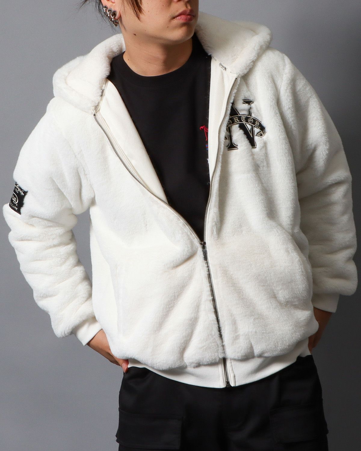 オフホワイト：178cm/75kg(Lサイズ着用)