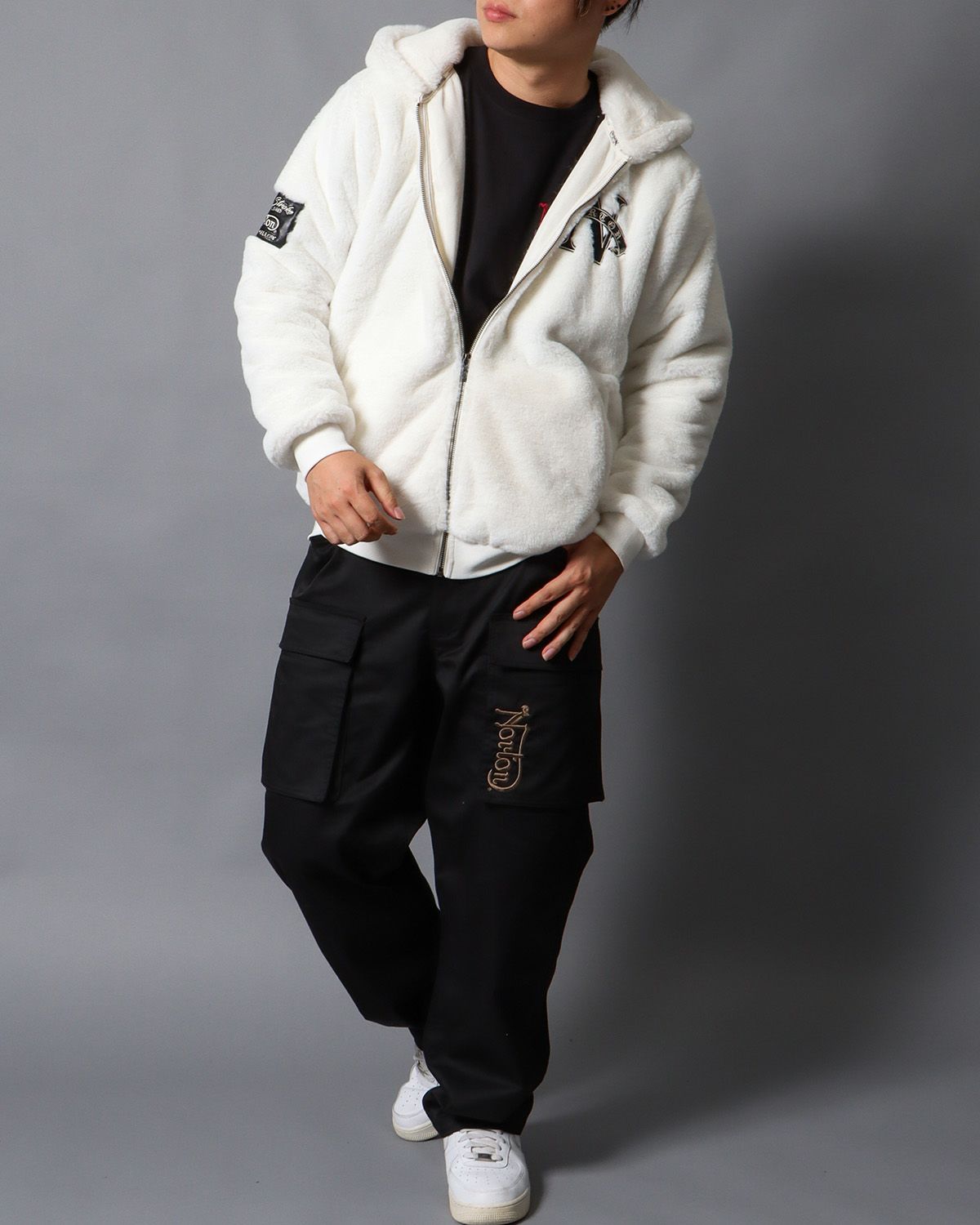 オフホワイト：178cm/75kg(Lサイズ着用)