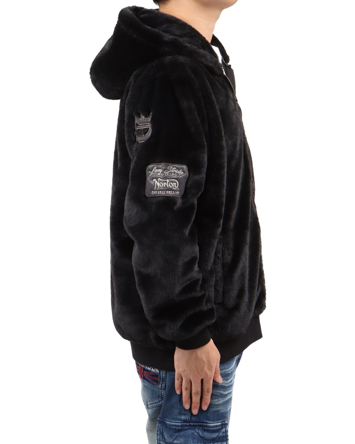 ブラック：173cm63kg(Lサイズ着用)