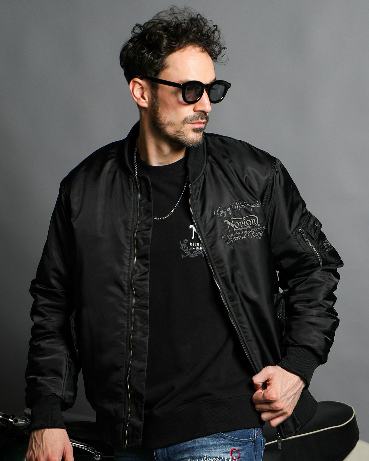 ブラック:186cm(Lサイズ着用)