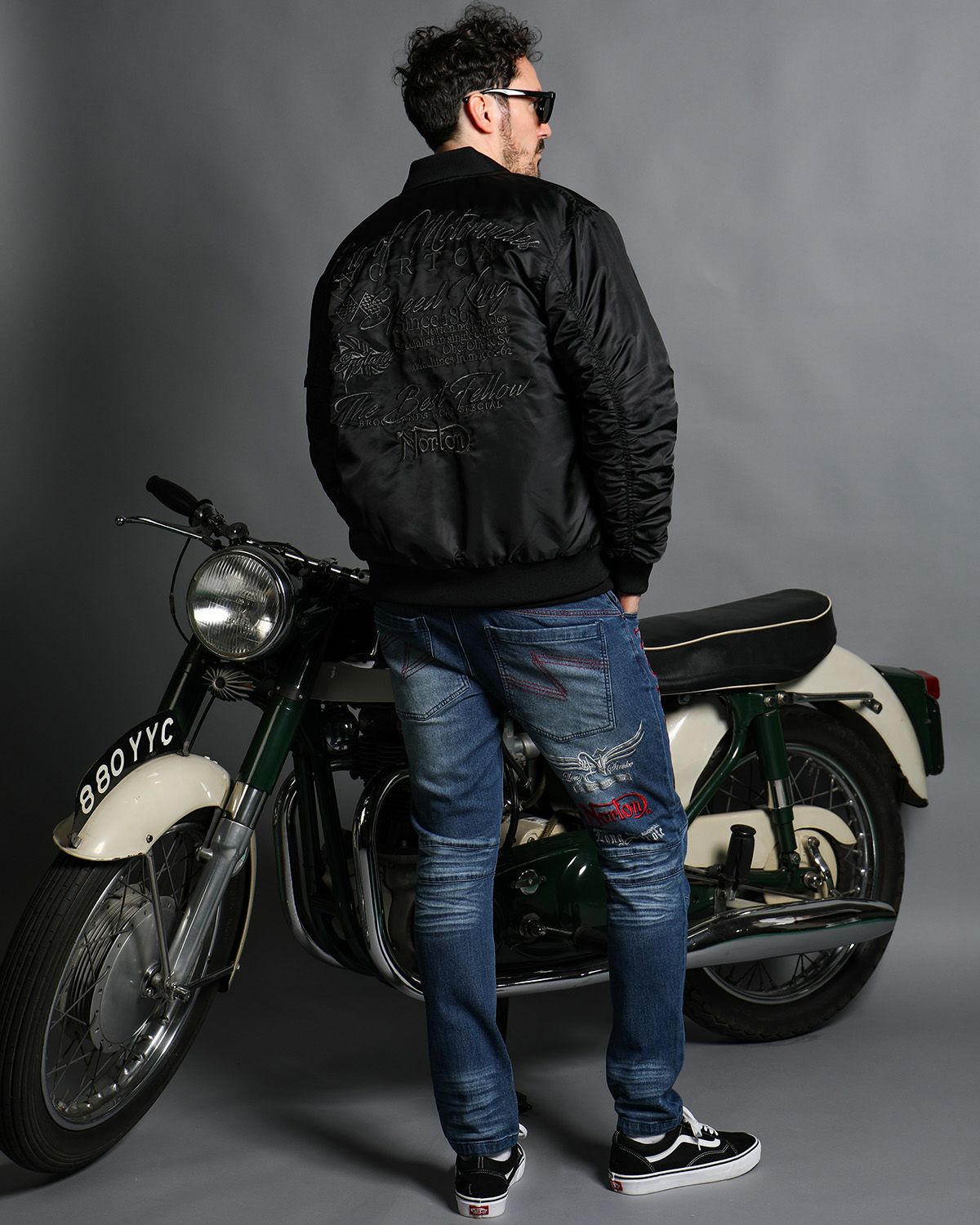 ブラック:186cm(Lサイズ着用)