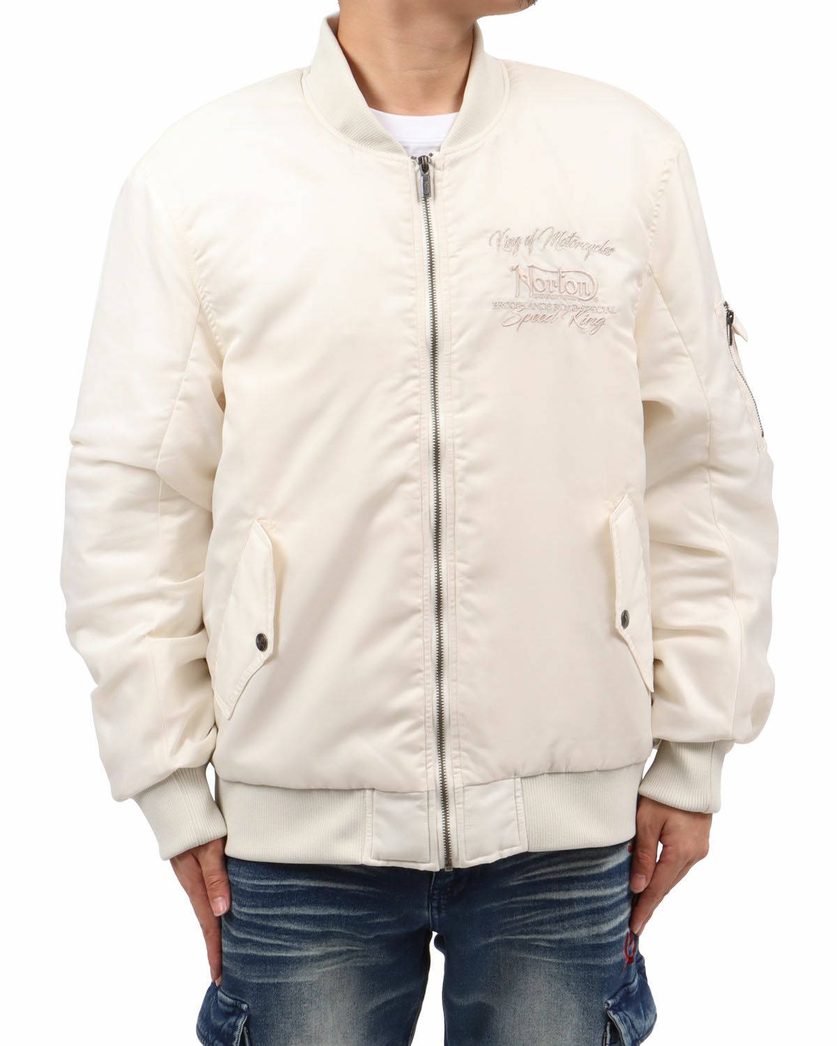 オフホワイト：173cm63kg(Lサイズ着用)