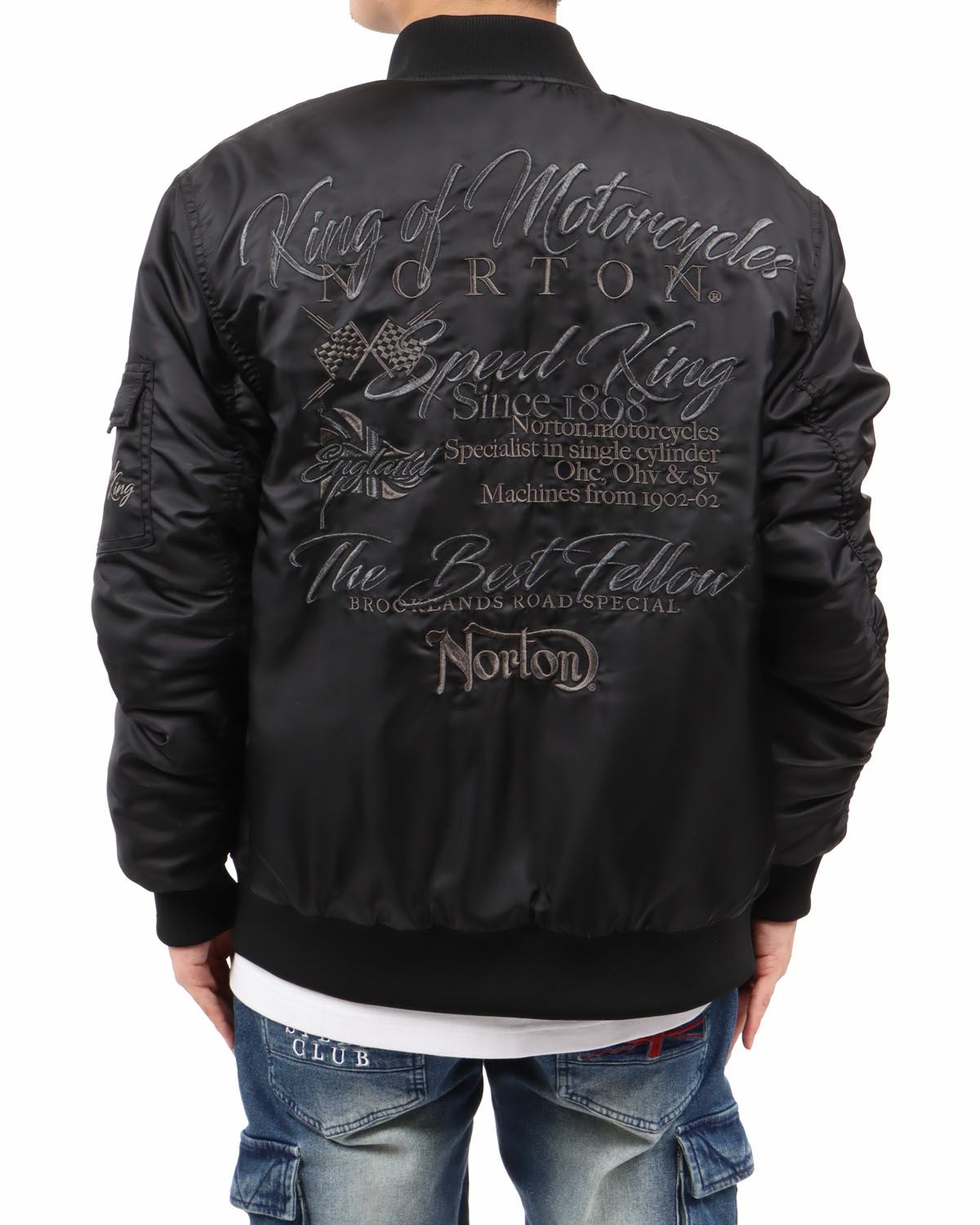 ブラック：173cm63kg(Lサイズ着用)