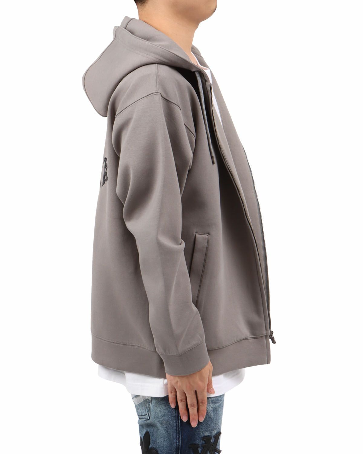 グレー：173cm63kg(Lサイズ着用)