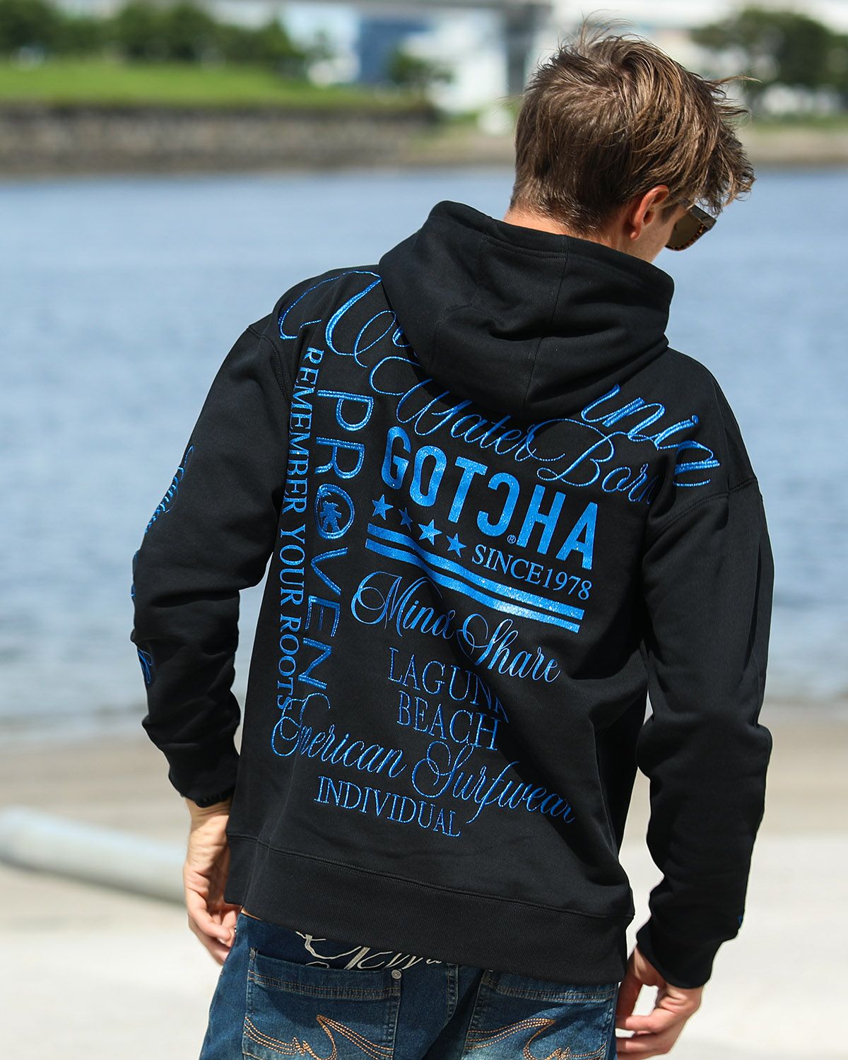 ブラック：183cm/70kg(Lサイズ着用)