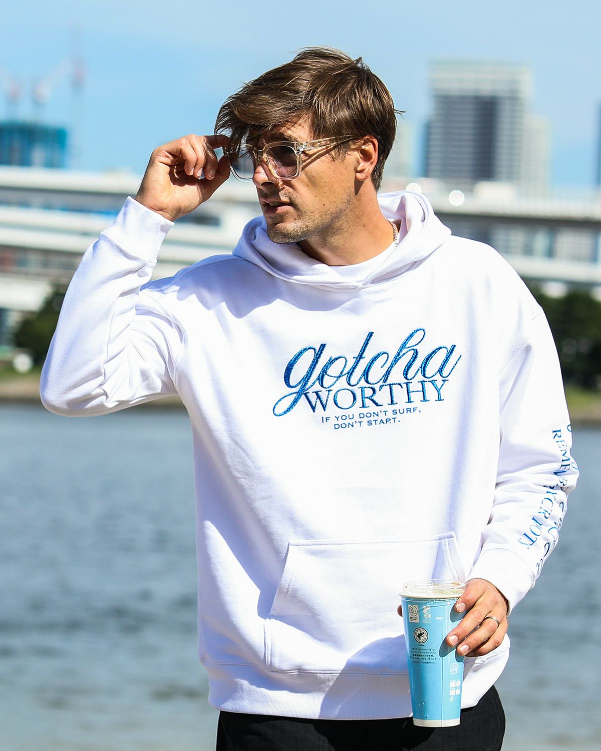 ホワイト：183cm/70kg(Lサイズ着用)