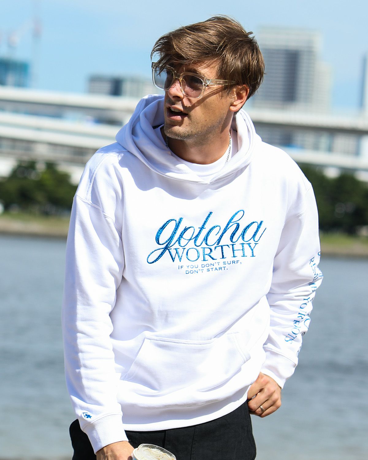 ホワイト：183cm/70kg(Lサイズ着用)