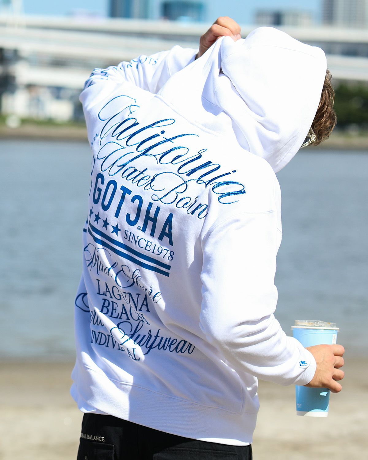 ホワイト：183cm/70kg(Lサイズ着用)