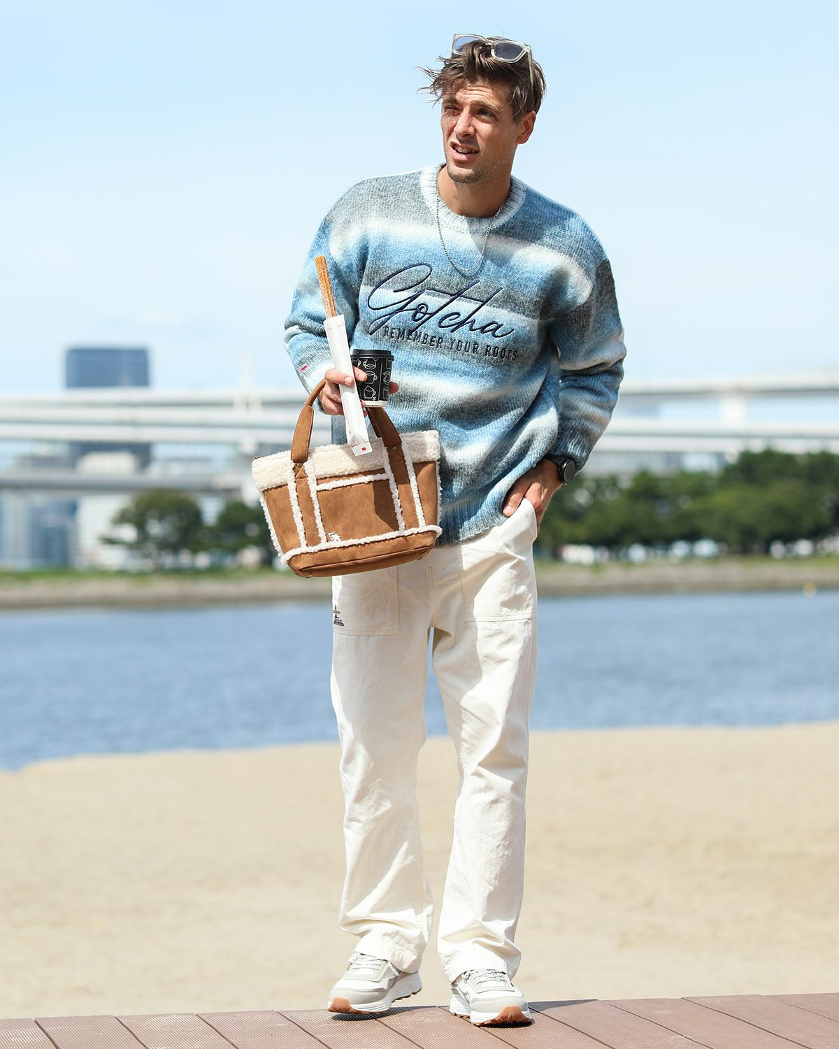 ホワイト：183cm/70kg(Lサイズ着用)