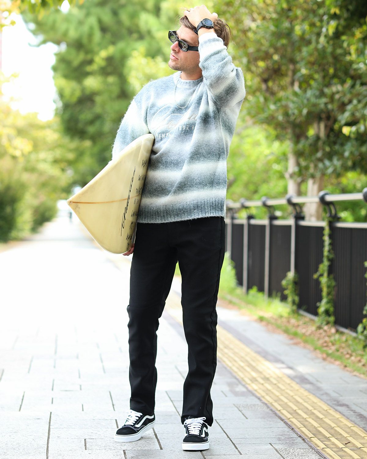 グレー：183cm/70kg(Lサイズ着用)