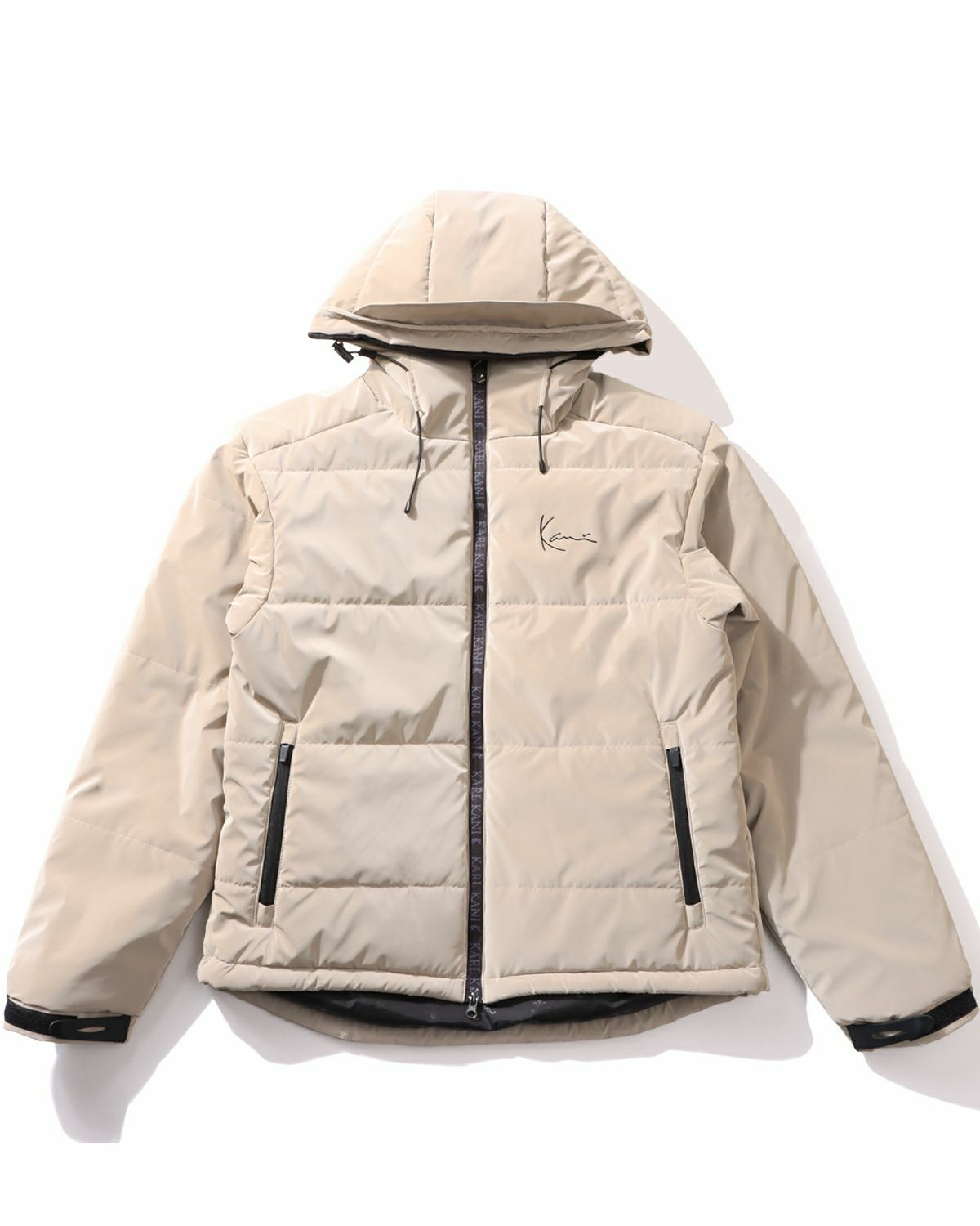 サンドベージュ