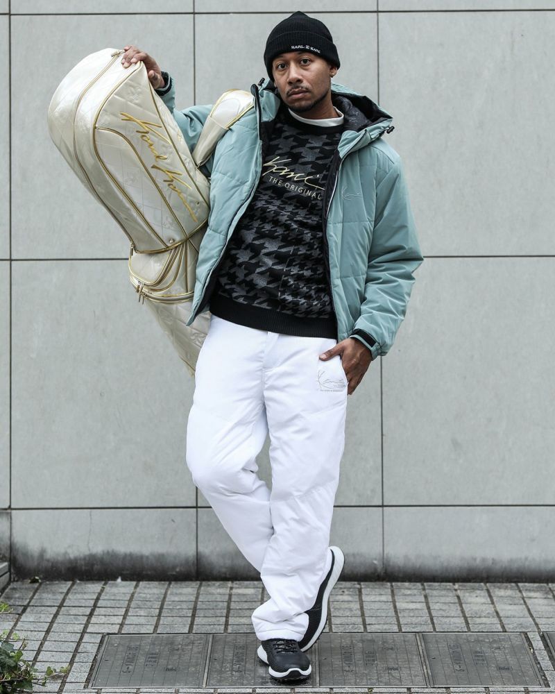 エメラルドグリーン：180cm(XLサイズ着用)