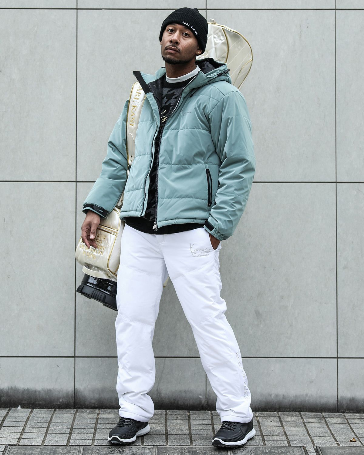 エメラルドグリーン：180cm(XLサイズ着用)