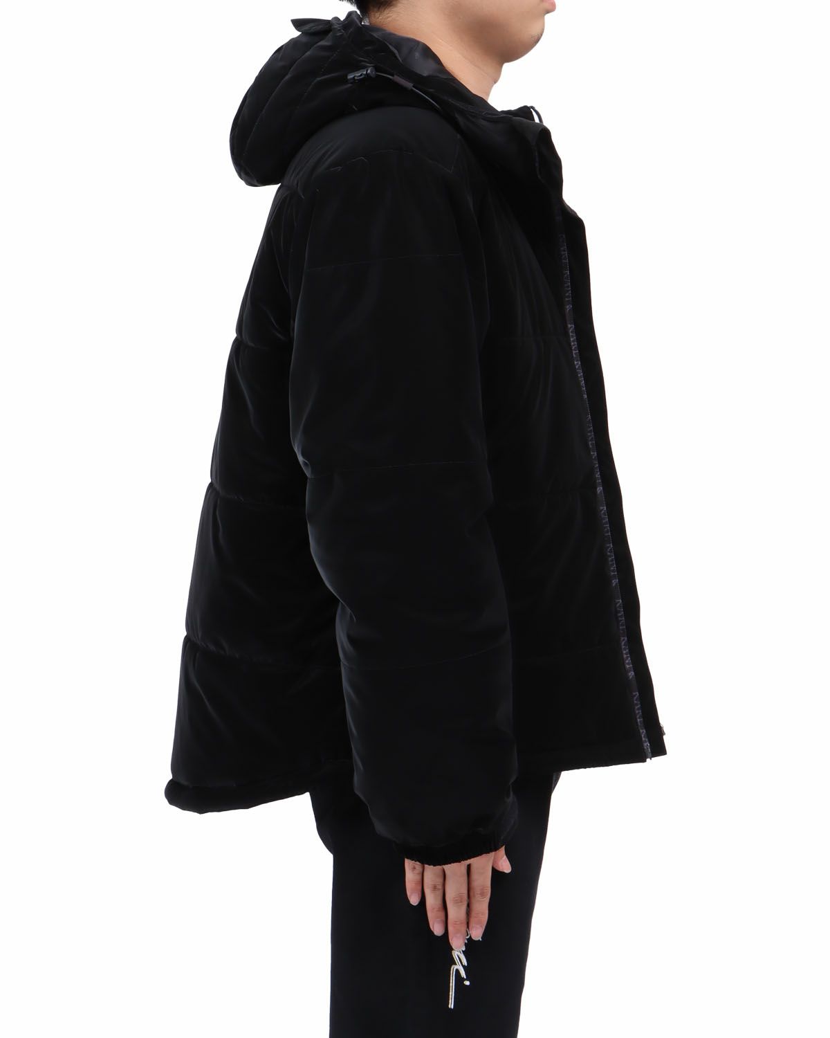 ブラック：173cm63kg(Lサイズ着用)