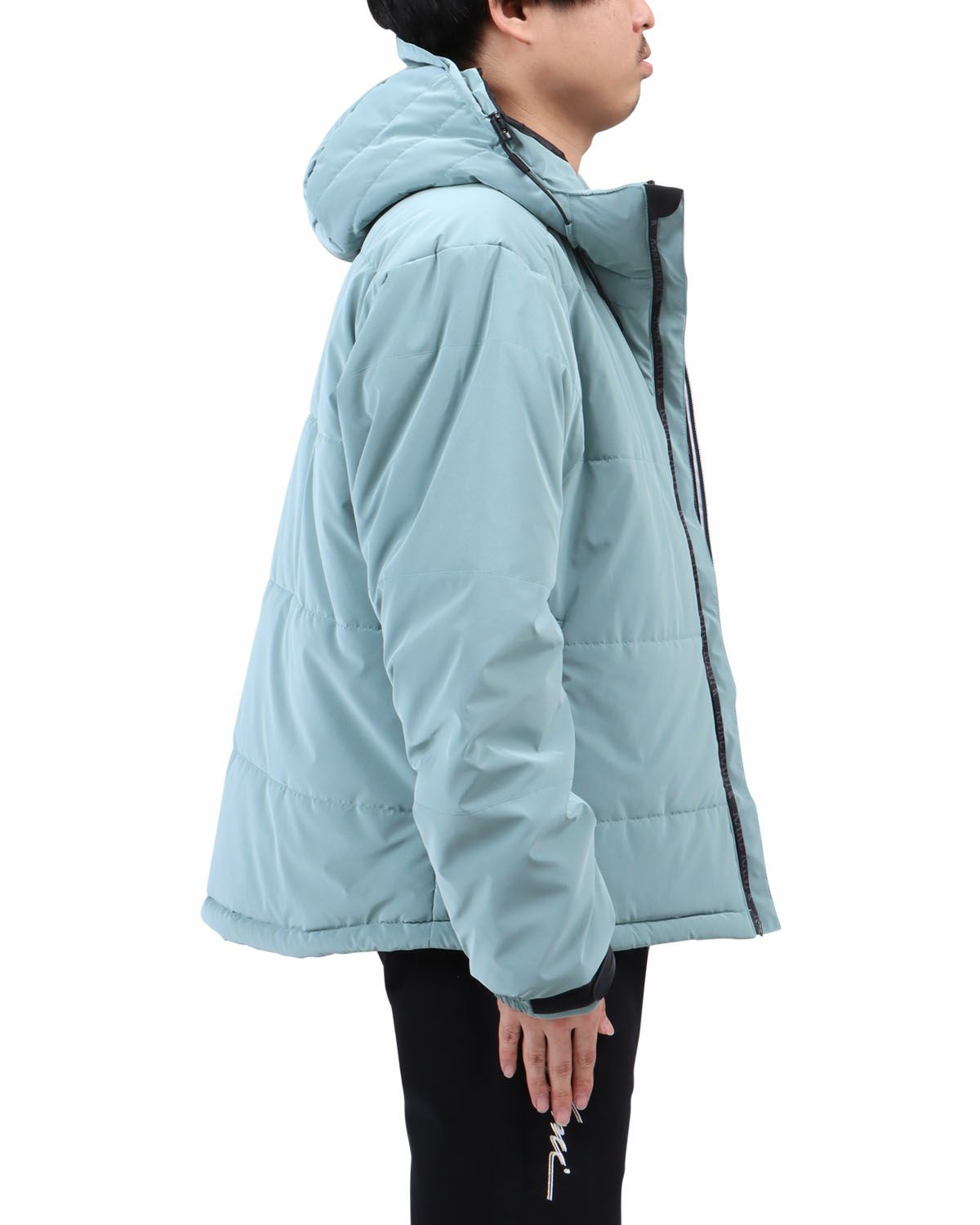 エメラルドグリーン：173cm63kg(Lサイズ着用)