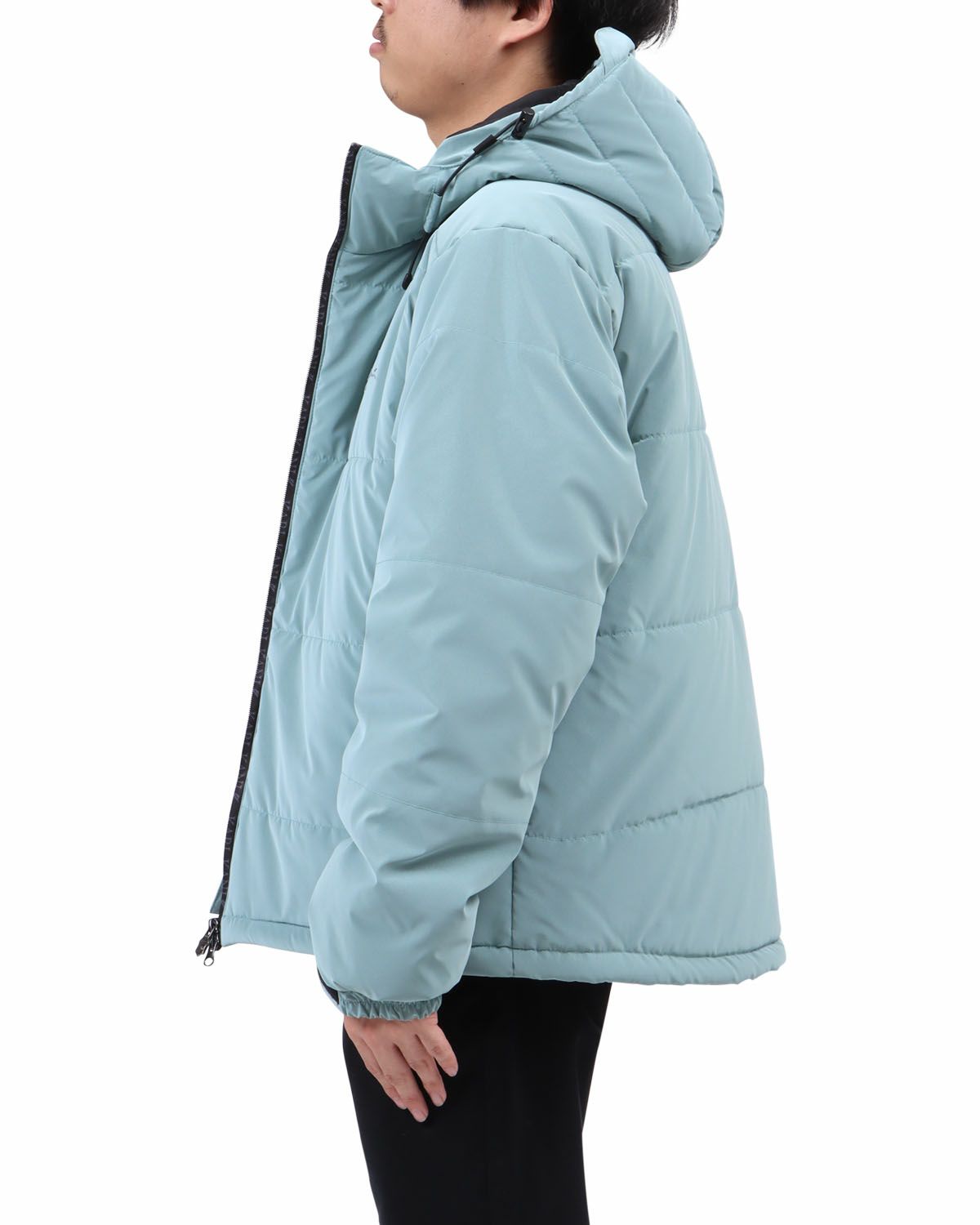 エメラルドグリーン：173cm63kg(Lサイズ着用)