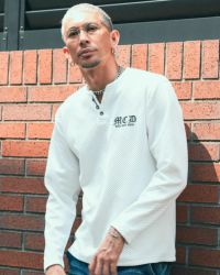 ホワイト:183cm(Lサイズ着用)