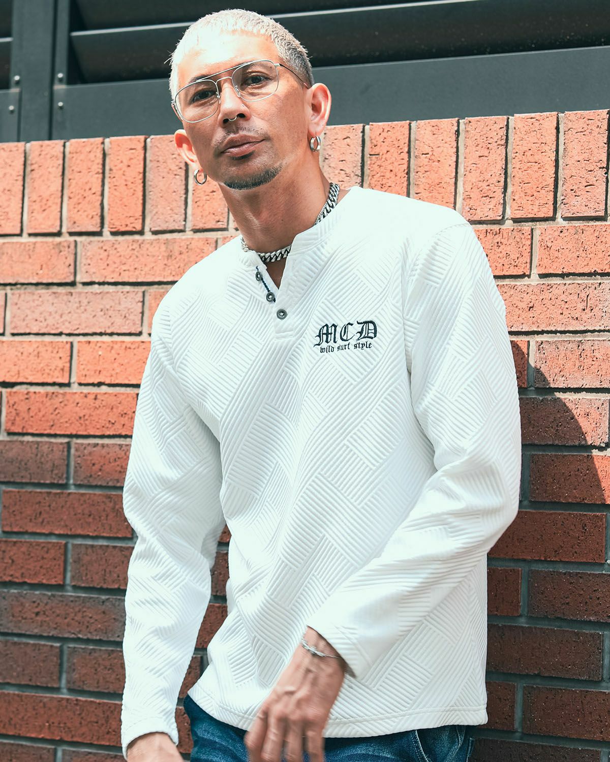 ホワイト:183cm(Lサイズ着用)