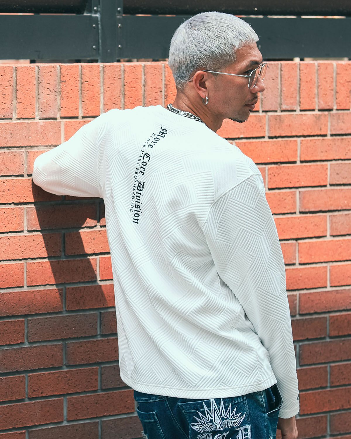 ホワイト:183cm(Lサイズ着用)