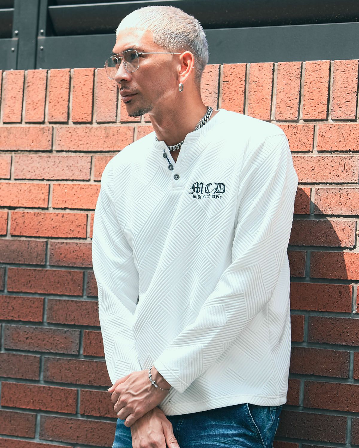 ホワイト:183cm(Lサイズ着用)