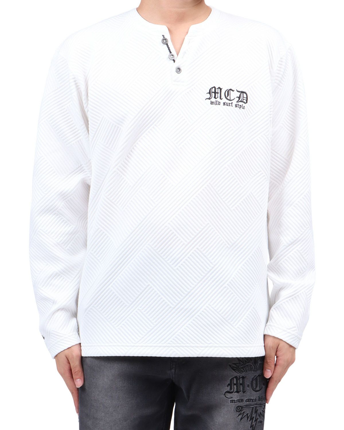 ホワイト：173cm63kg(Lサイズ着用)