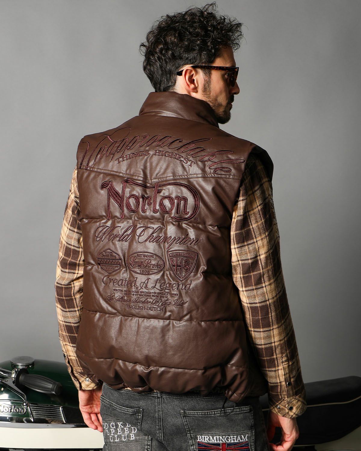 ダークブラウン:186cm(XLサイズ着用)