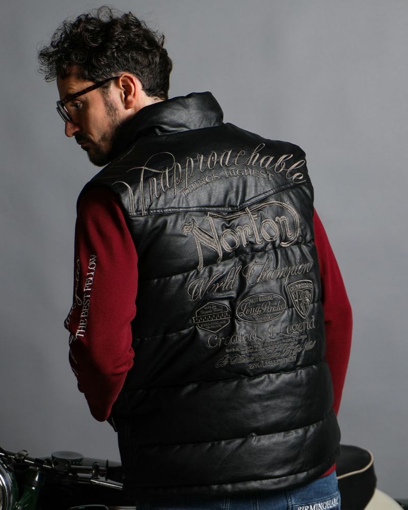 ブラック:186cm(XLサイズ着用)