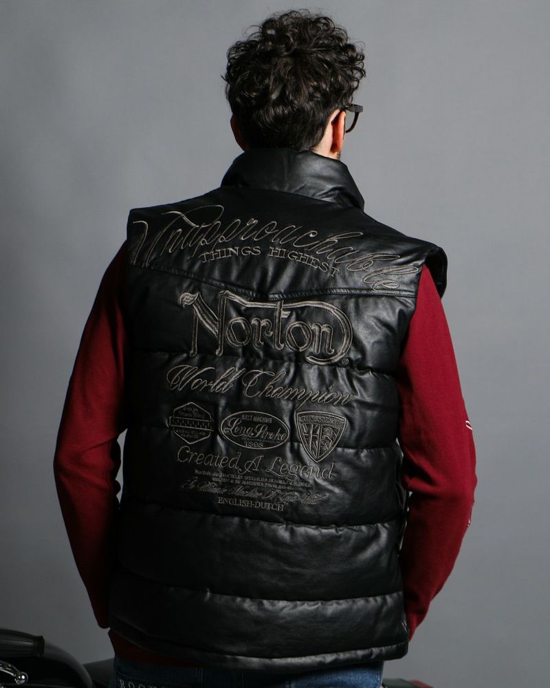 ブラック:186cm(XLサイズ着用)