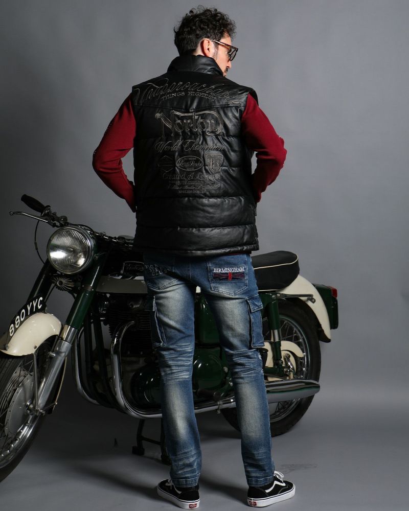 ブラック:186cm(XLサイズ着用)