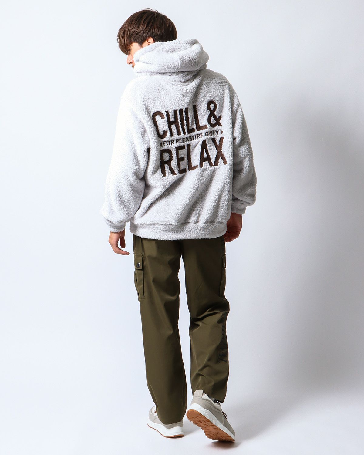 グレー：180cm/70kg(Lサイズ着用)