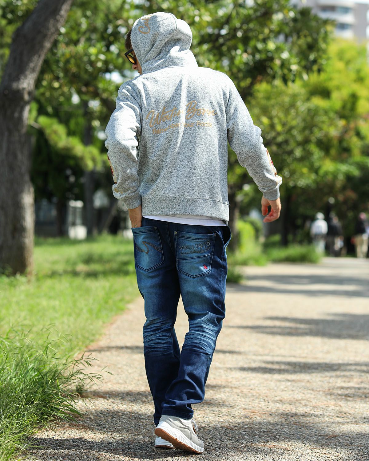 シロモク：183cm/70kg(Lサイズ着用)