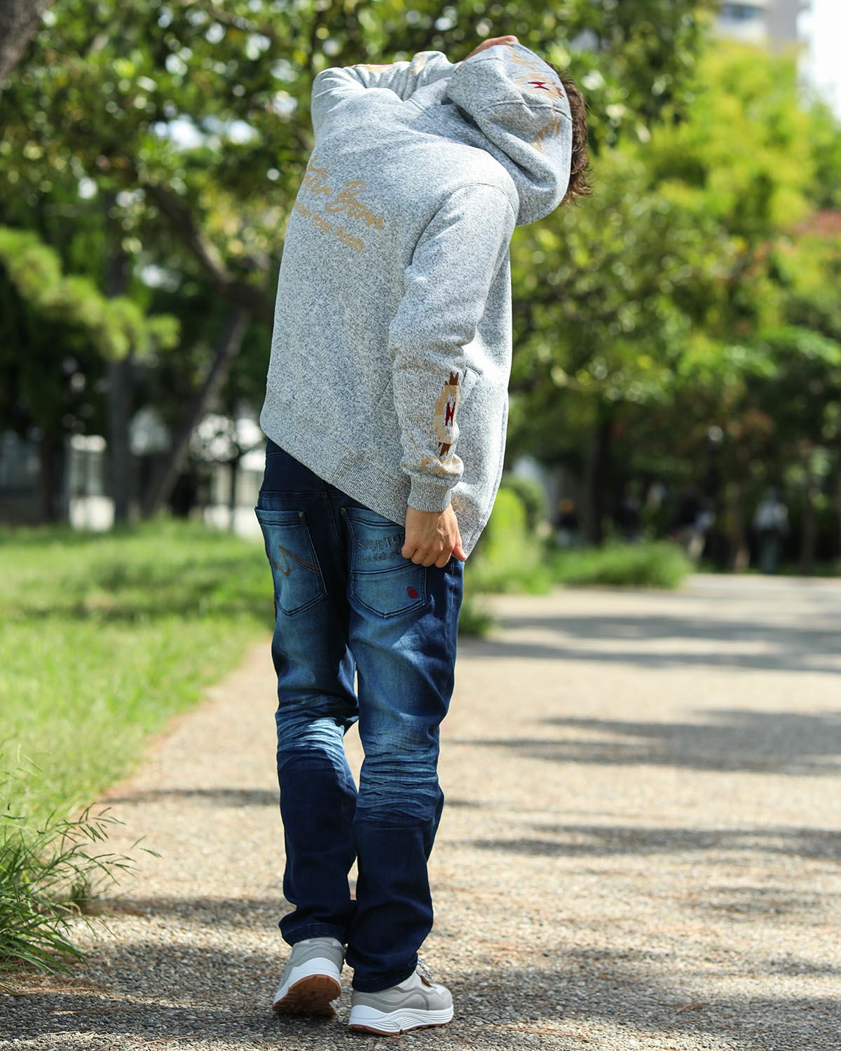 シロモク：183cm/70kg(Lサイズ着用)