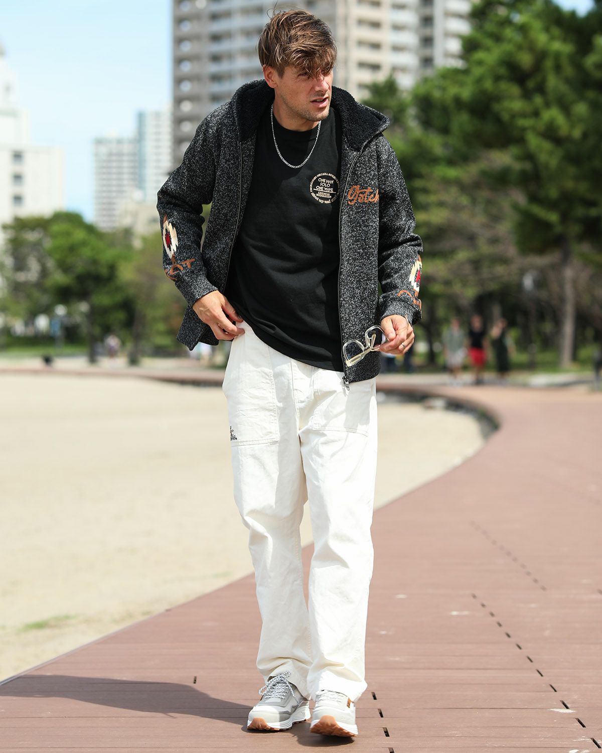 ブラック：183cm/70kg(Lサイズ着用)