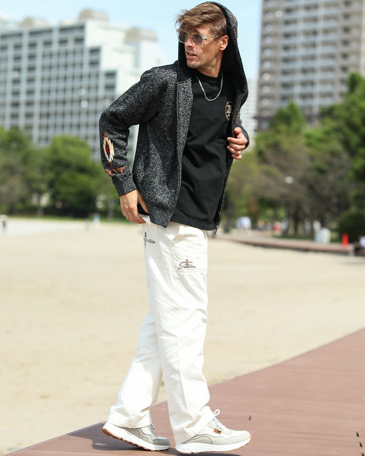 ブラック：183cm/70kg(Lサイズ着用)