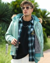 グリーングレー：183cm/70kg(Lサイズ着用)