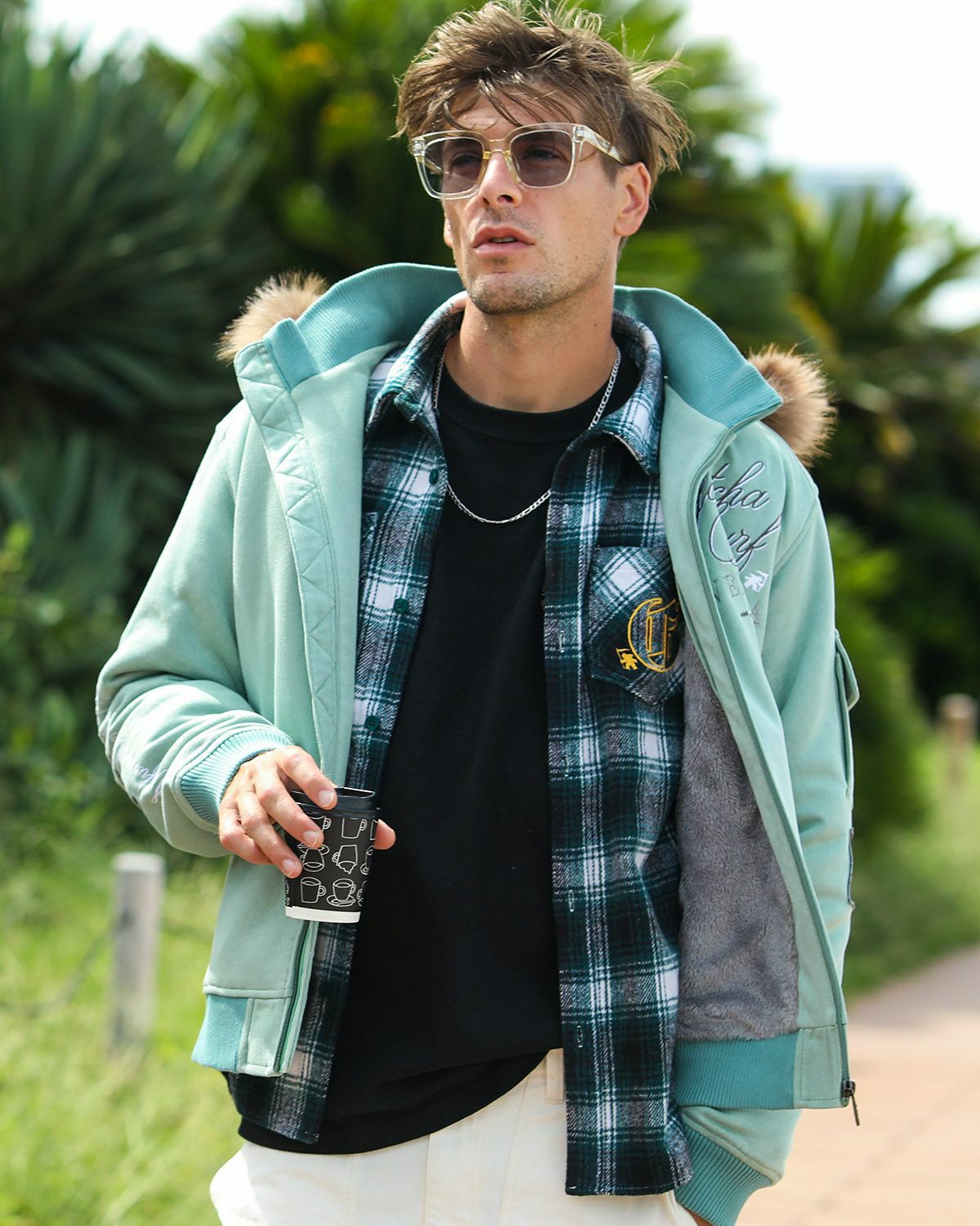 グリーングレー：183cm/70kg(Lサイズ着用)