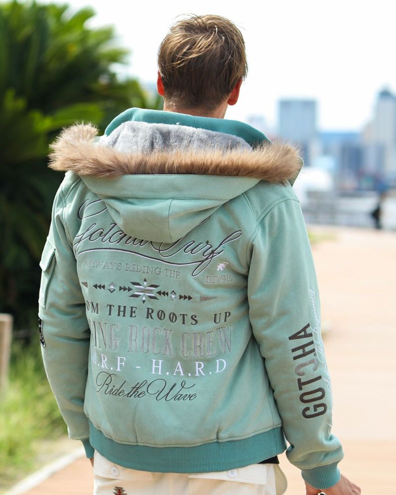 グリーングレー：183cm/70kg(Lサイズ着用)