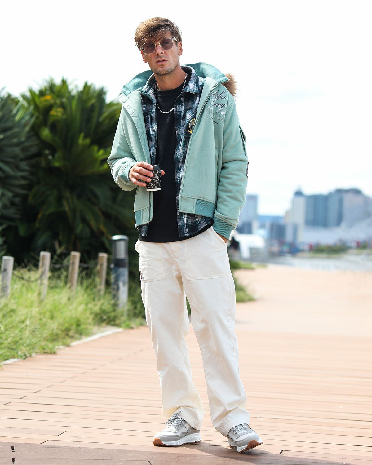 グリーングレー：183cm/70kg(Lサイズ着用)