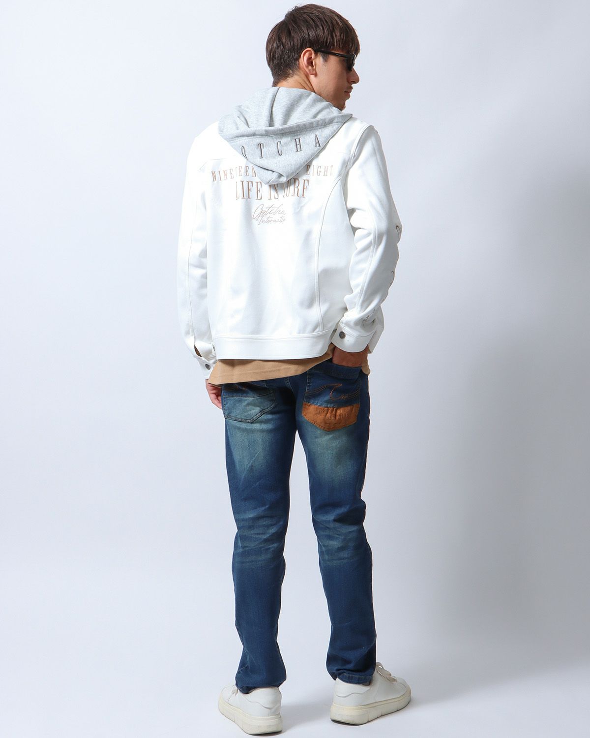 オフホワイト：180cm/70kg(Lサイズ着用)