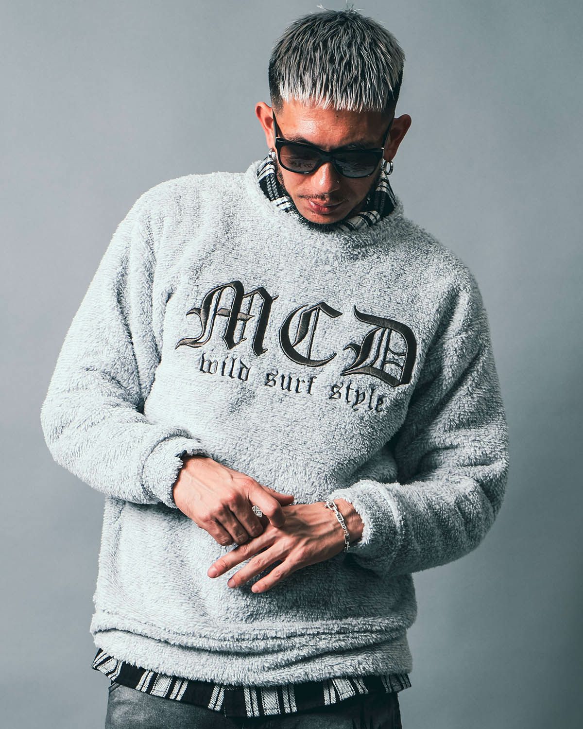 ホワイト:183cm(XLサイズ着用)