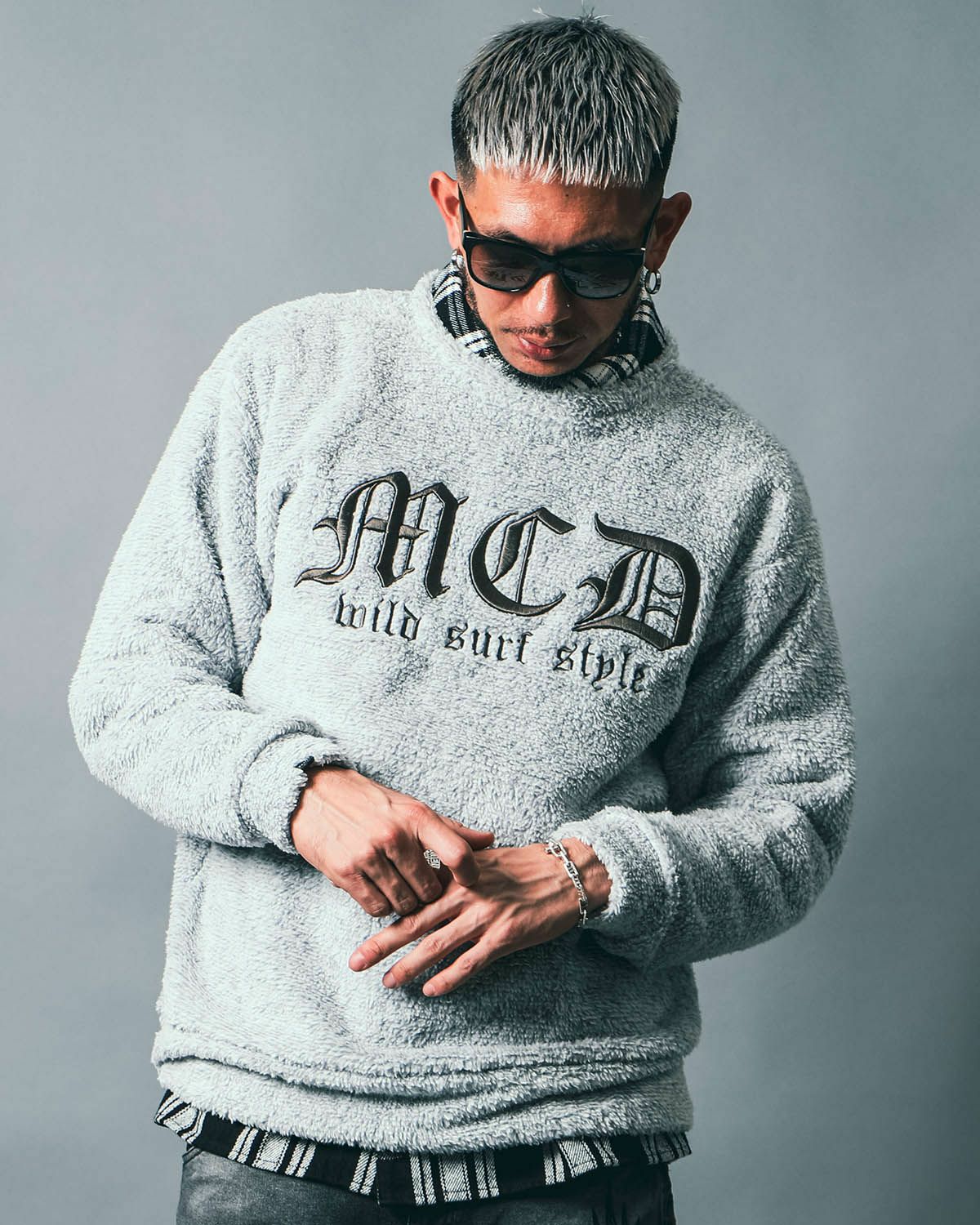 ホワイト:183cm(XLサイズ着用)