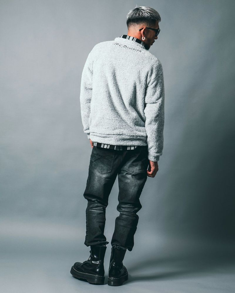 ホワイト:183cm(XLサイズ着用)