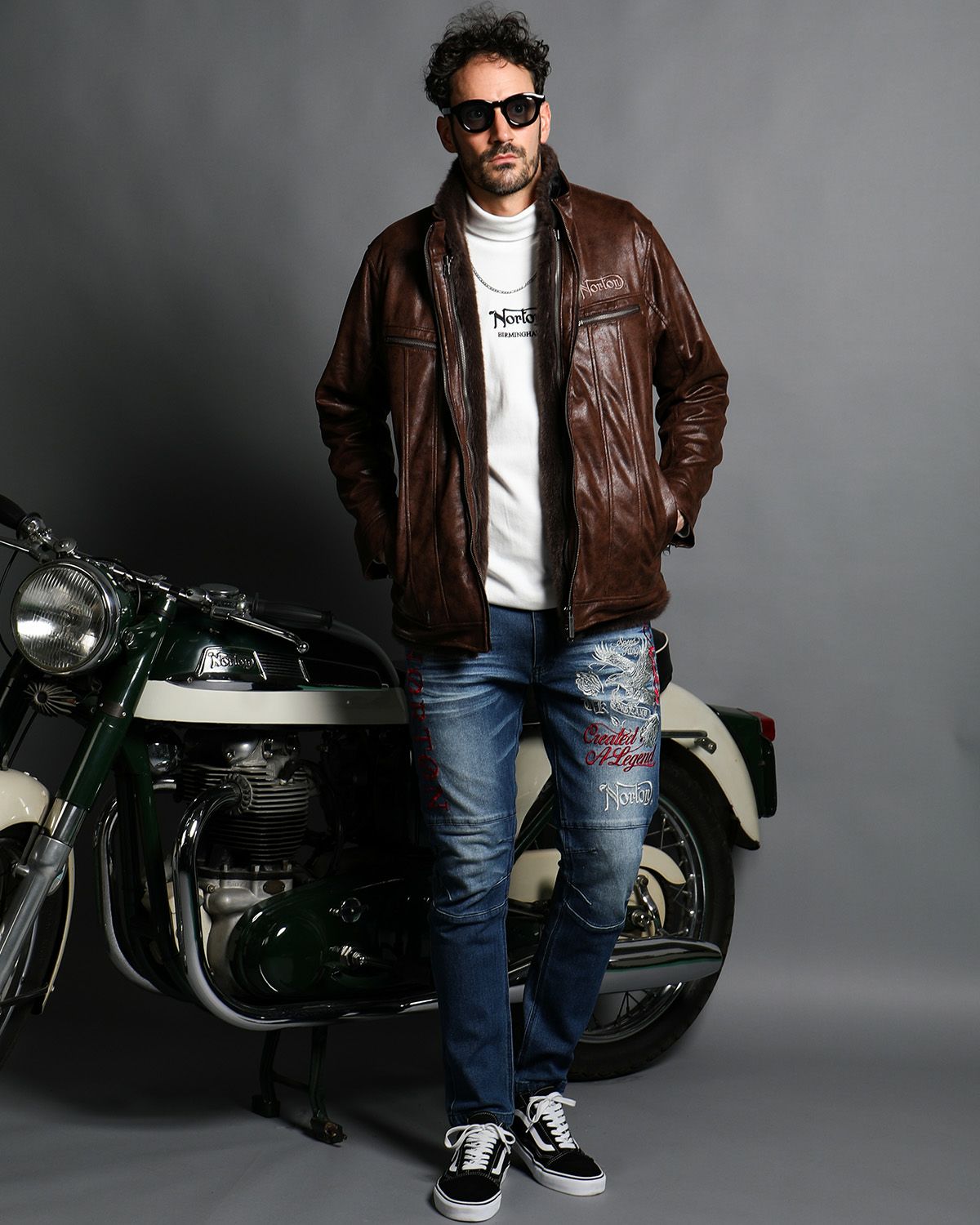 ブラウン:186cm(XLサイズ着用) 