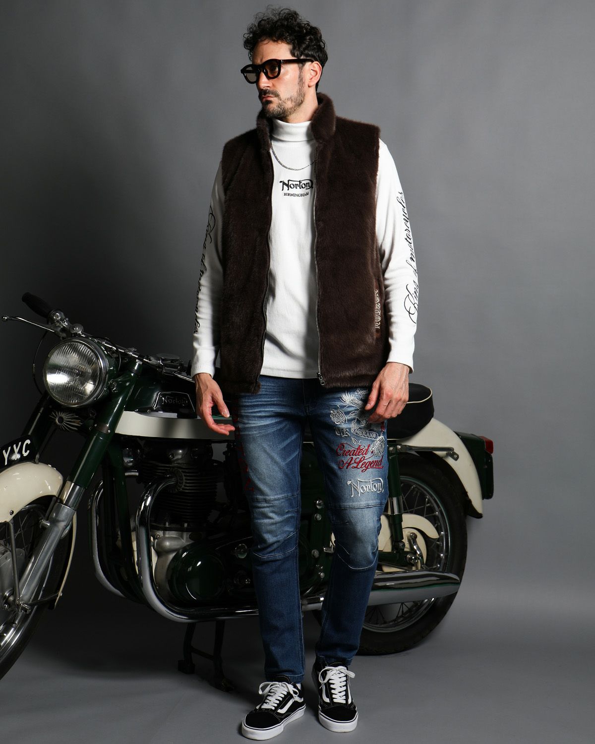 ブラウン:186cm(XLサイズ着用) ベストVer