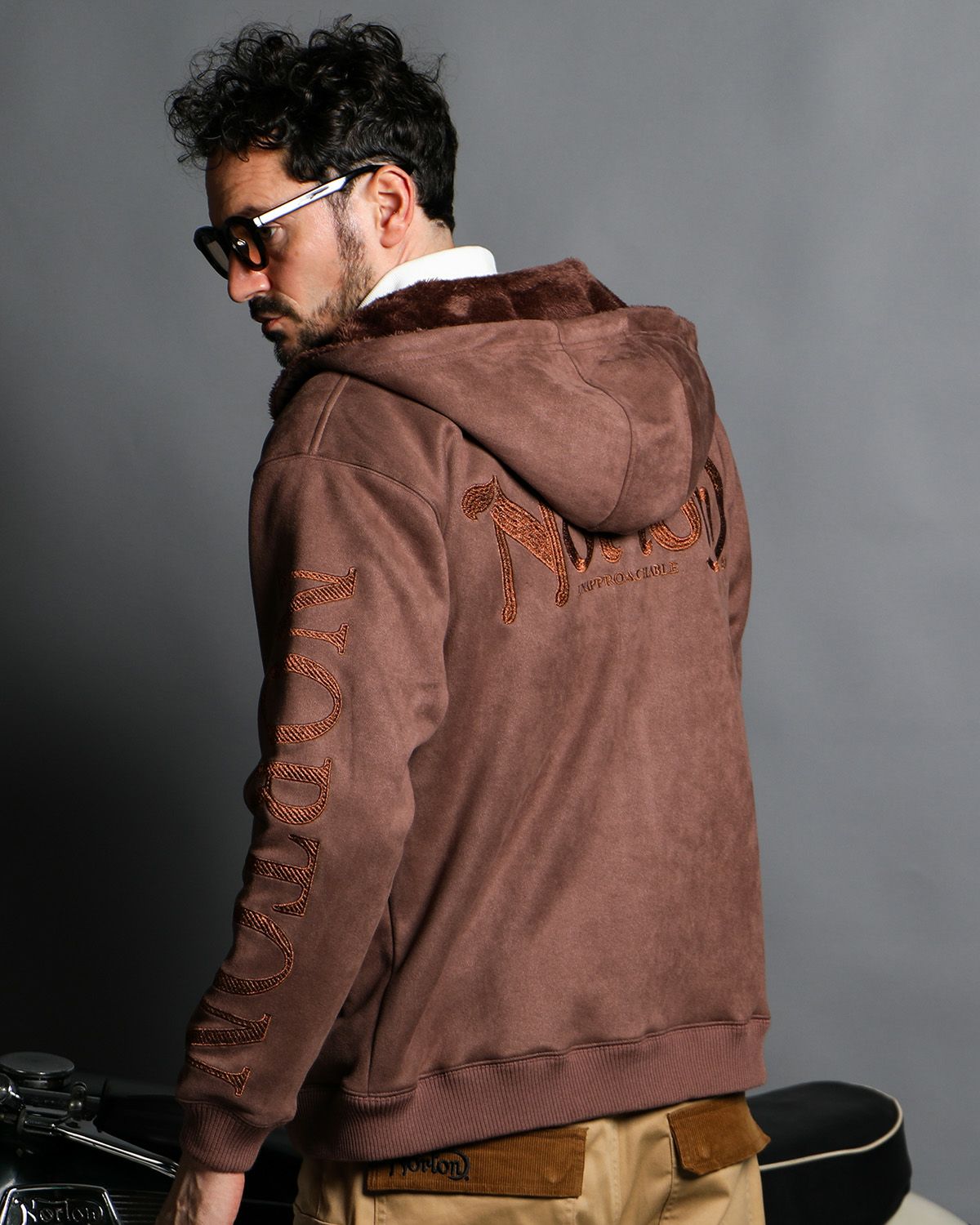 ライトブラウン:186cm(Lサイズ着用)