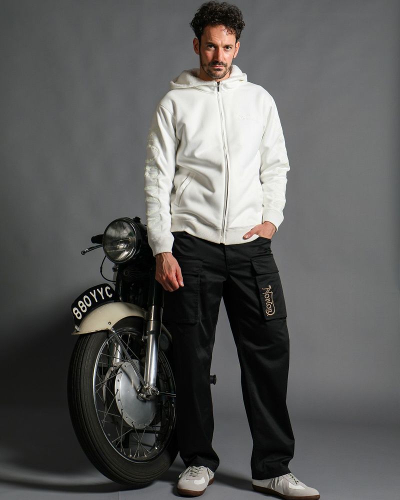 オフホワイト:186cm(Lサイズ着用)