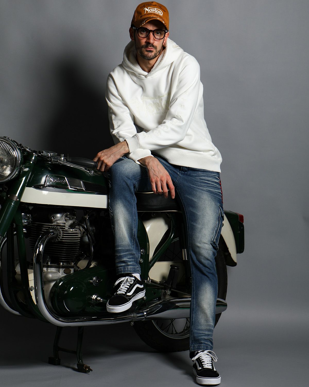 オフホワイト:186cm(Lサイズ着用)